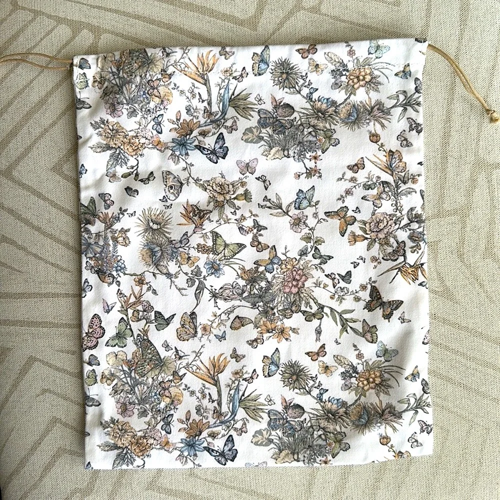 DIOR beauty collection privee  2024 Limited Edition Drawstring Pouch
